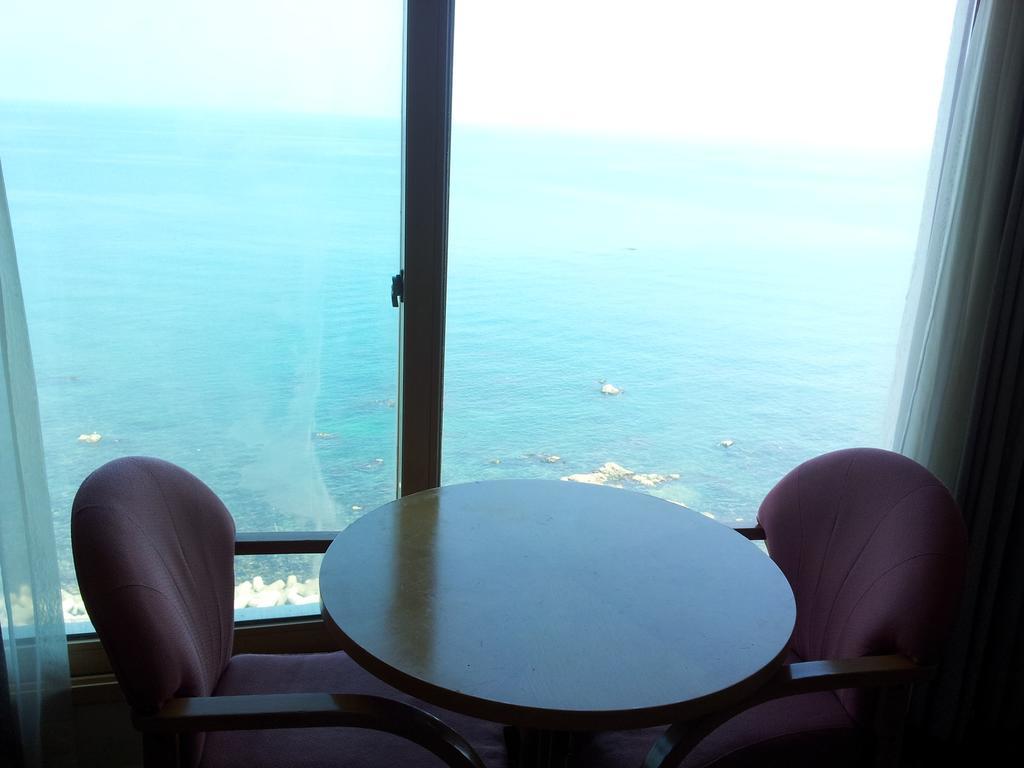 Benikea Hotel Mountain & Ocean Daepohang Sokcho Room photo