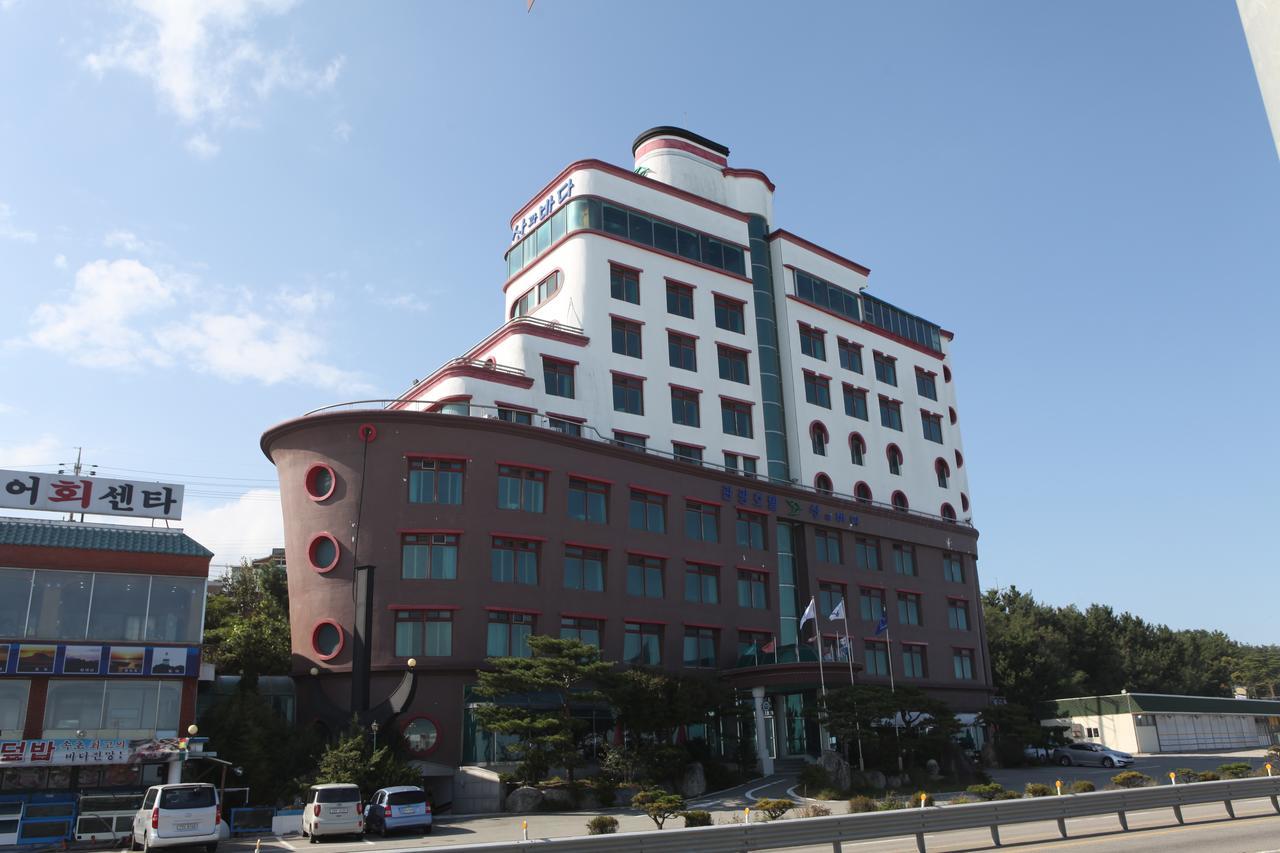 Benikea Hotel Mountain & Ocean Daepohang Sokcho Exterior photo